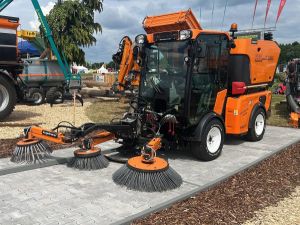 Multihog CX Geräteträger: Vielseitige Lösung für ganzjährige Kommunalanwendungen und Geländeoperationen